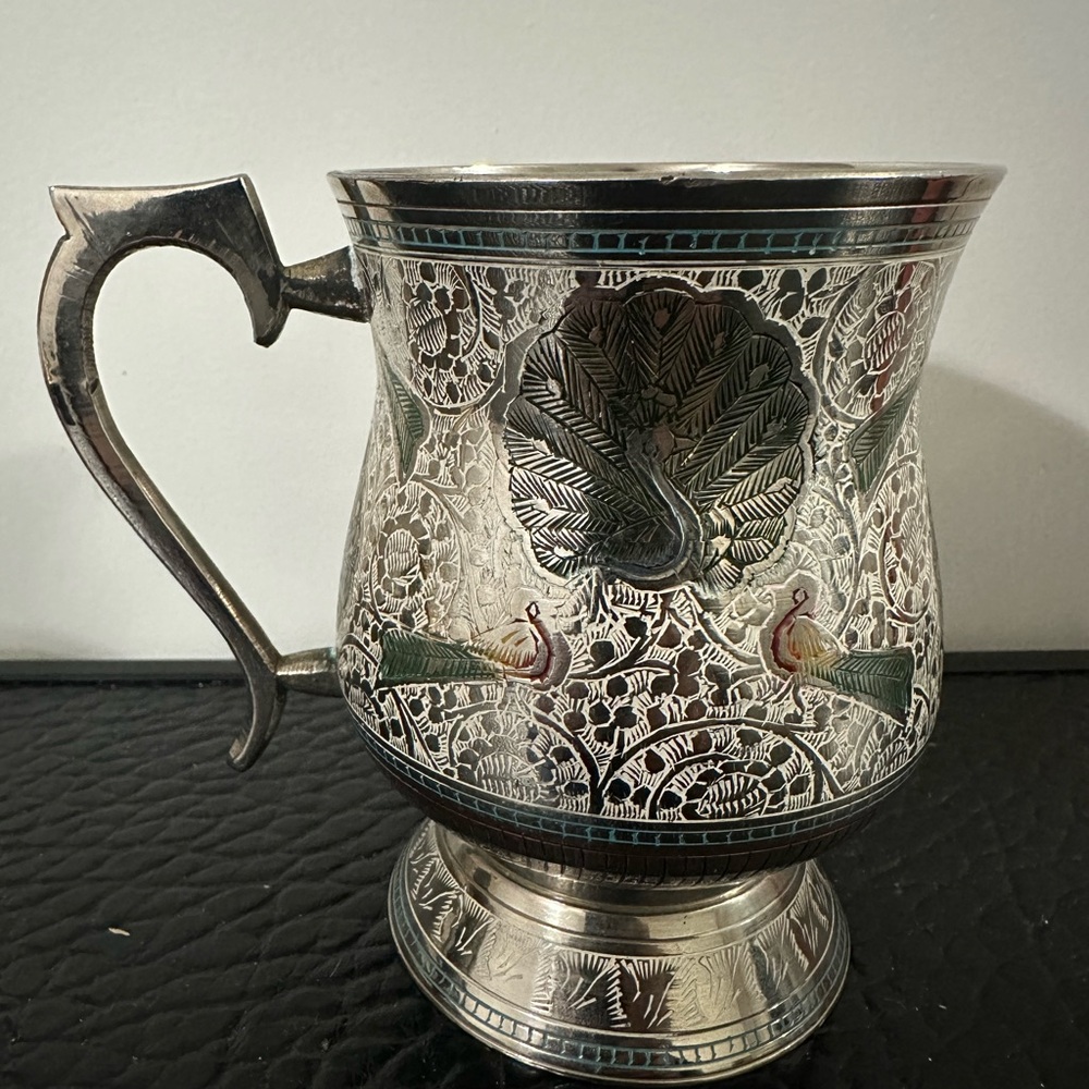 Vintage Brass Tankard Mug Enameled Peacock 4
1/4 Inches Tall. 12 Oz Pre-Owned